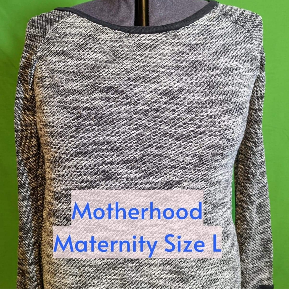 🟠3/$15 - Motherhood Maternity large lightweight pullover